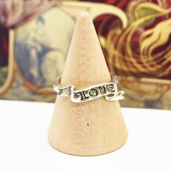 Love Ring - Picture 2 of 4